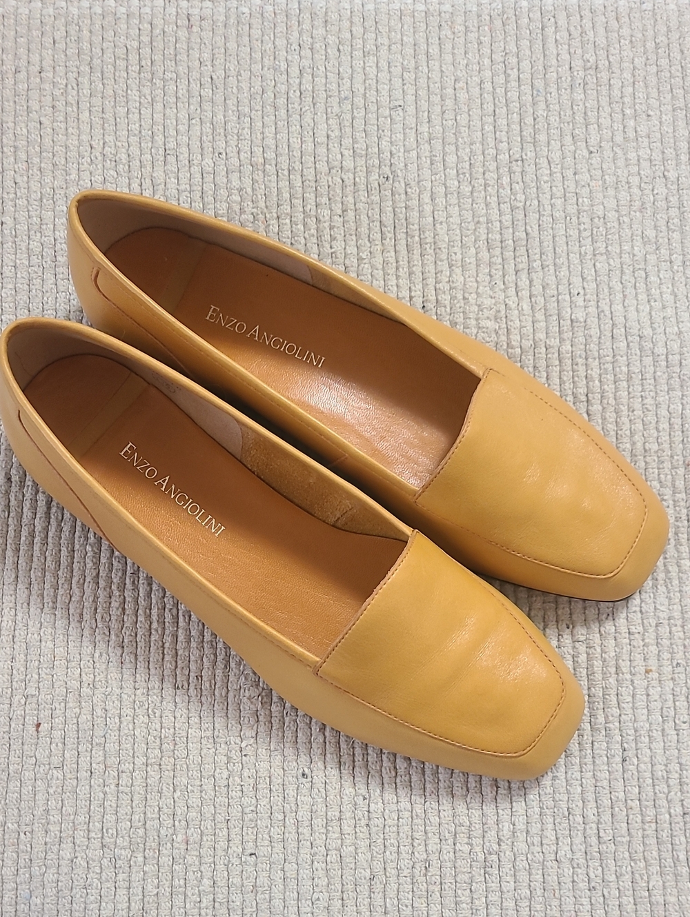 Enzo Angiolini Women's Slip-On Mustard Yellow Classic Soft Leather Flats Sz 7M